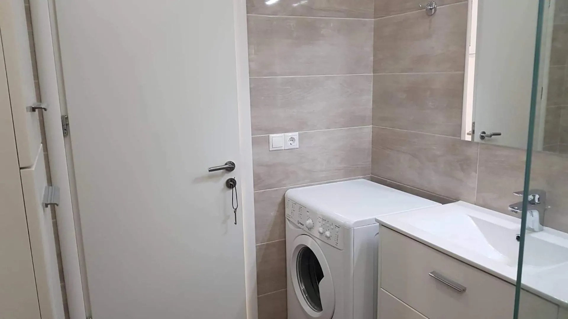 Spacious Apartment Near The Beach Sarande Albania